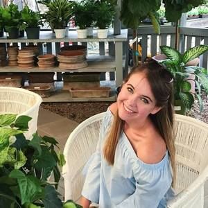 Meet your Posher, Angela